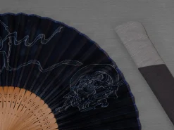 ORYOKI Handfächer Fujin Raijin, Donner-Gott, blau