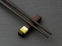 ORYOKI Japanische Essstäbchen Manchester Bee, Ebenholz, mit Ablage