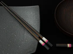 ORYOKI Japanische Essstäbchen Midnight Paris, Ebenholz, mit Ablage