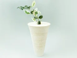 ORYOKI Japanische Vase Shiro Uehirogari