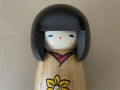 ORYOKI Kokeshi: Holzpuppe Suisen
